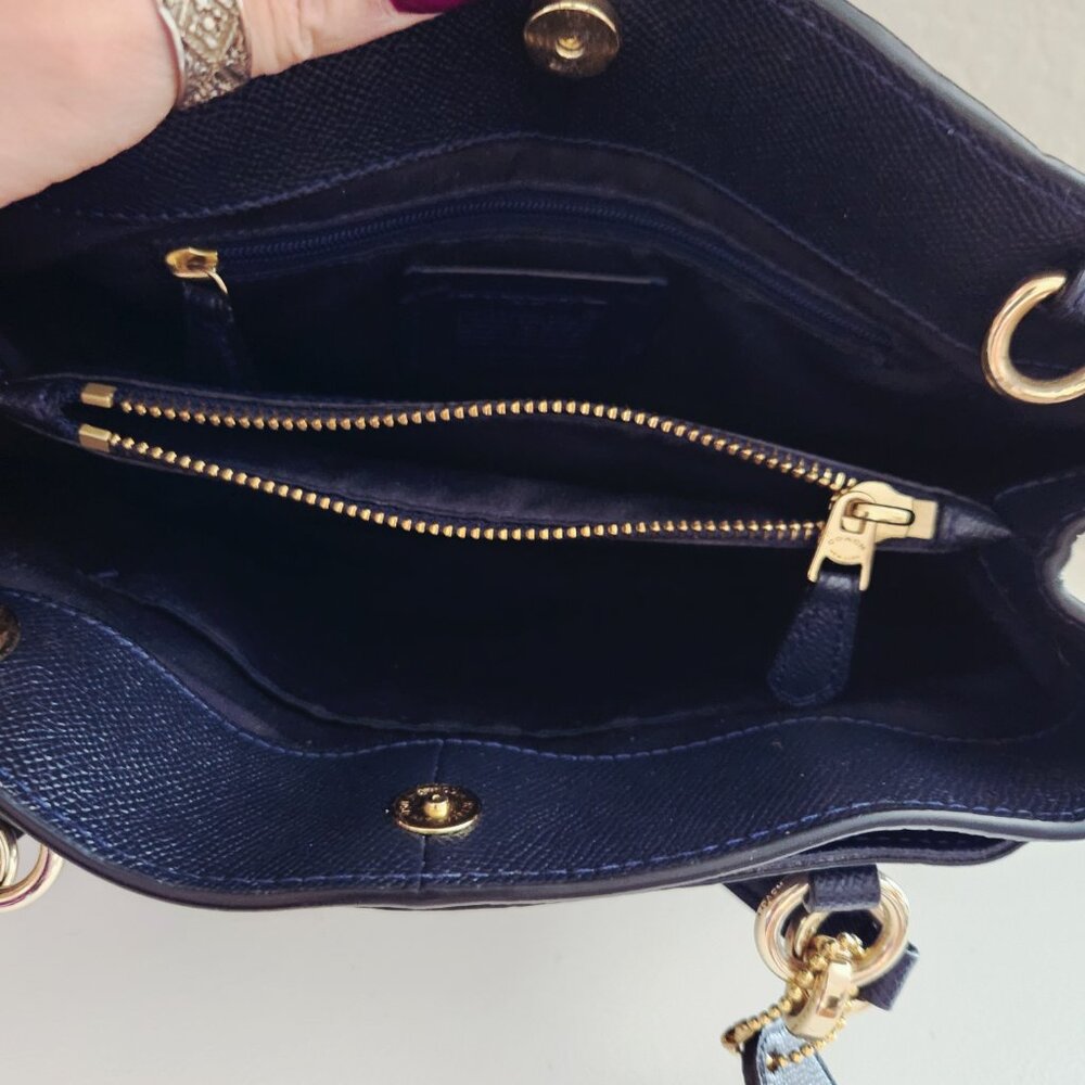 Like New Coach Minetta Black Leather Shoulder Bag - Picture 14 of 15